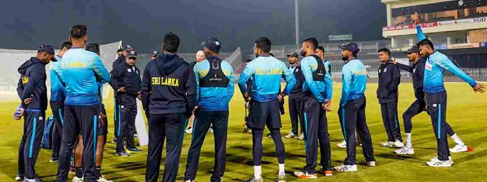 பாகிஸ்தானிலிருந்து நாடு திரும்ப கோரும் வீரர்கள்